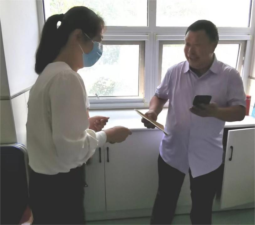 真情慰問暖人心，擇立集團(tuán)探望員工住院家屬